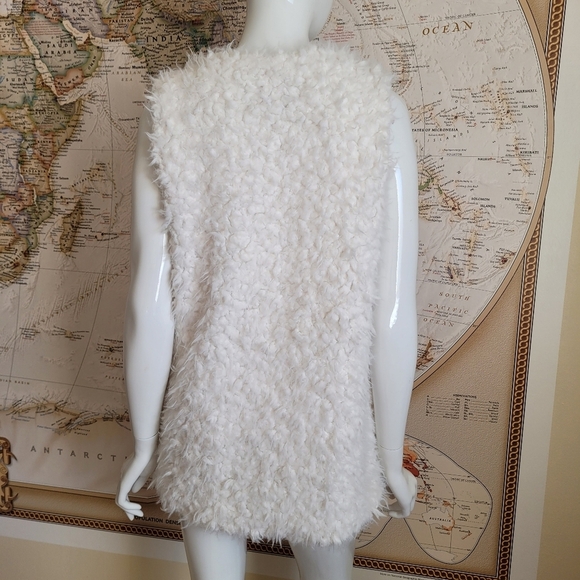 Ambiance Outerwear shaggy faux fur lined long ivory vest cozy boho mobwife NWT M - Picture 11 of 12